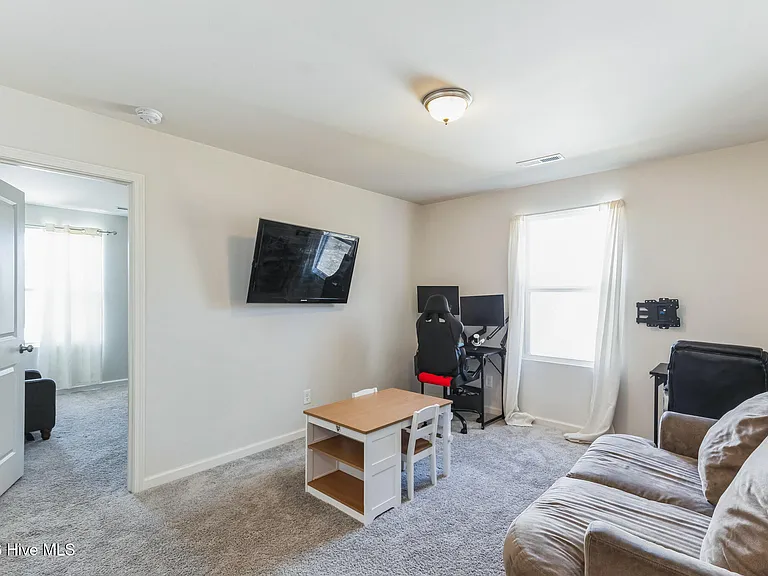 1253 Manor Dr — Photo 21