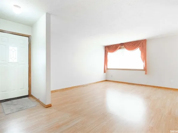 4515 Castle ROAD, Regina, SK S4S 4W6