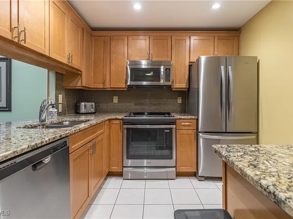 1747 Pebble Beach Dr APT 315, Fort Myers, FL 33907