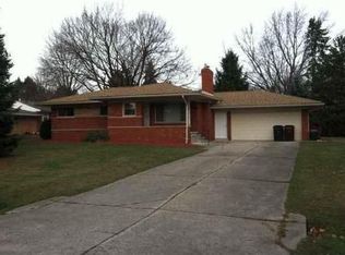 5611 Debra Dr, Shelby Township, MI 48316