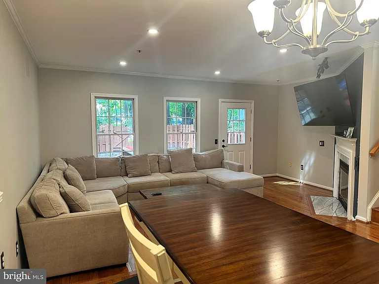 7535 Elioak Ter — Photo 10