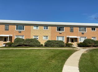 1426 Carol St APT B, Park Ridge, IL 60068