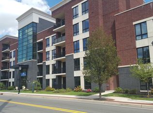 19 Meadow Rd #306, Rutherford, NJ 07070