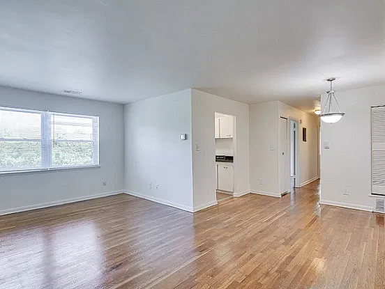 Sequoia Manor Apartments — Photo 4