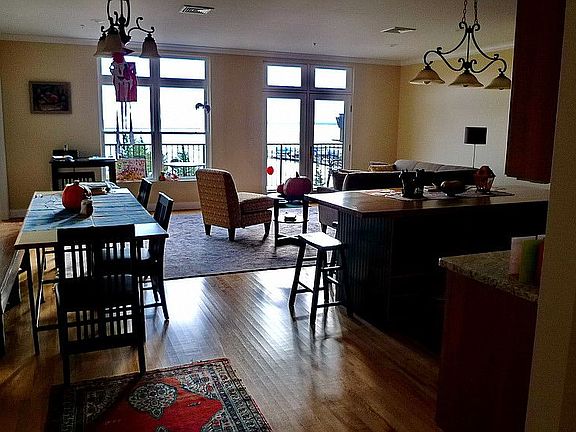 5th image of 107 N Lakeshore Blvd APT 3F