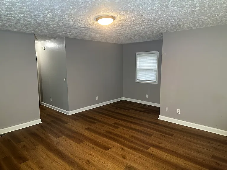 4005 E 31st St — Photo 32