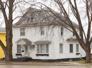 327 4th St NE, Watertown, SD 57201
