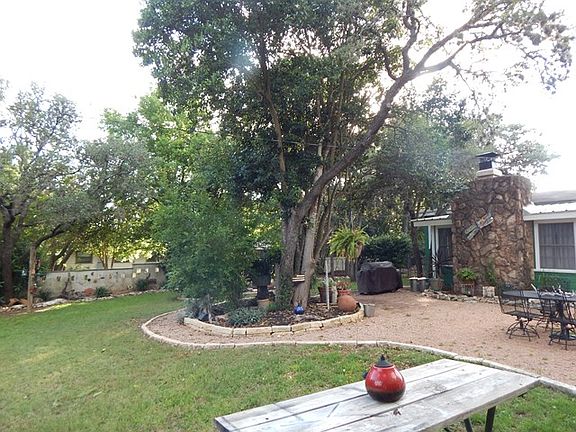 4th image of 1001 Bluebonnet Dr
