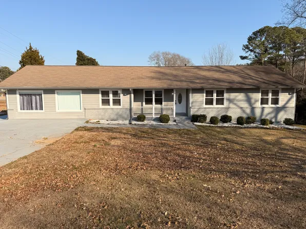 3027 S Elizabeth Dr, Douglasville, GA 30135