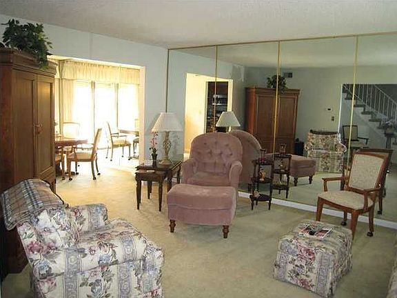 5th image of 114 Buckingham Dr