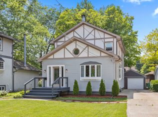 584 S 4th Ave, Des Plaines, IL 60016