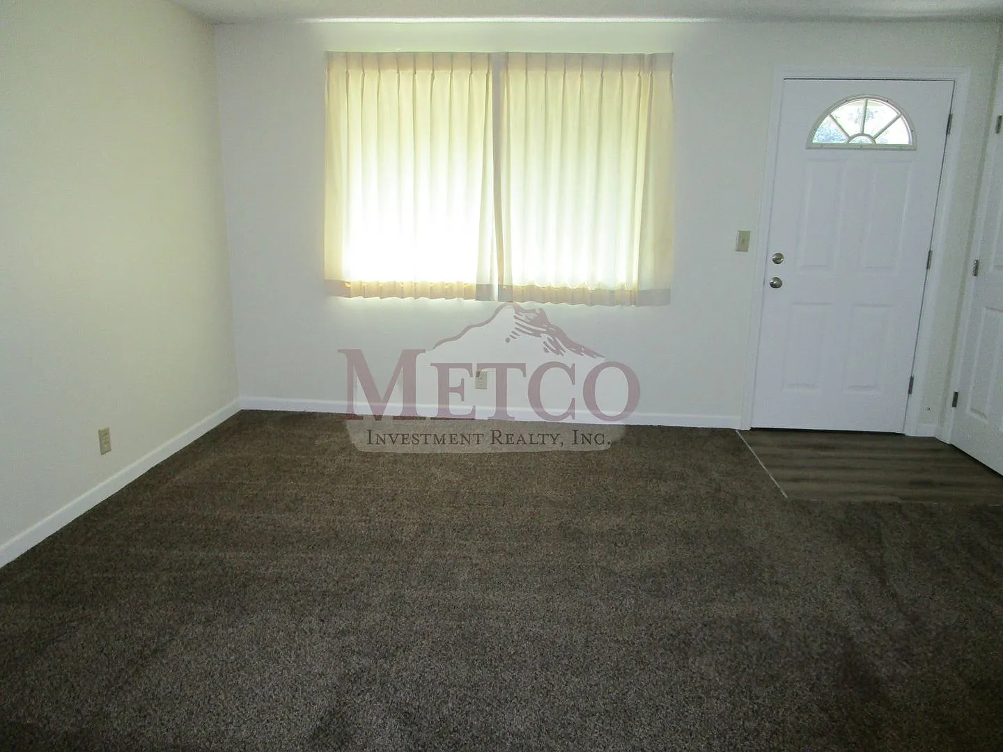 15701 — Photo 2