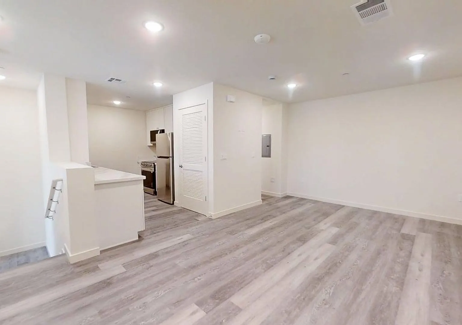 78 West Live/Work Lofts — Photo 3