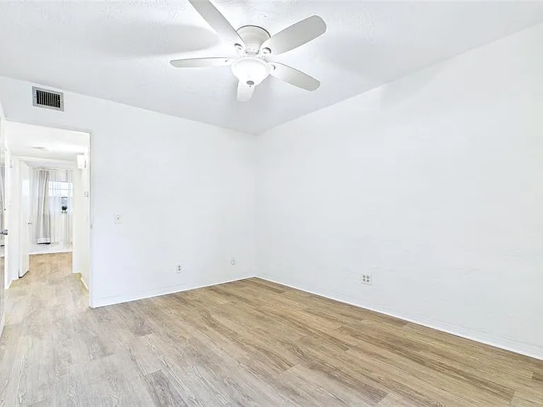2454 Australia Way E #32 — Photo 33