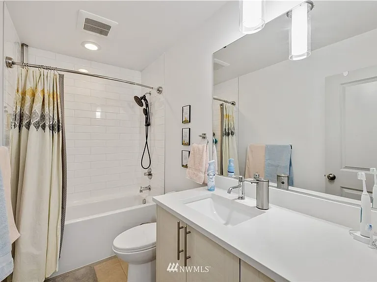 5206 Delridge Way SW #E — Photo 19