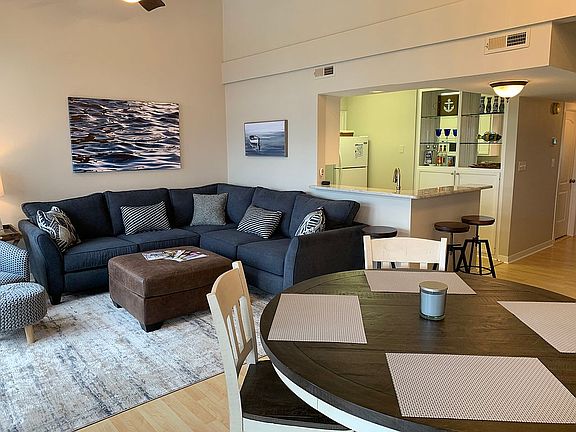 4th image of 290 Sailors Cove Dr