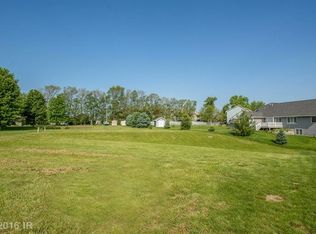 2450 E Highview Dr, Des Moines, IA 50320
