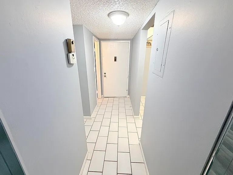 4354 NW 9th Ave #14-3C — Photo 6