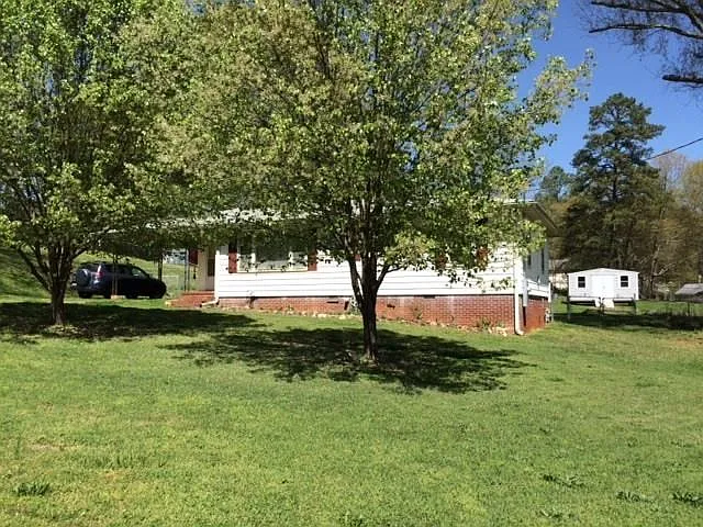 31 Lady Marian Dr NE photo 1