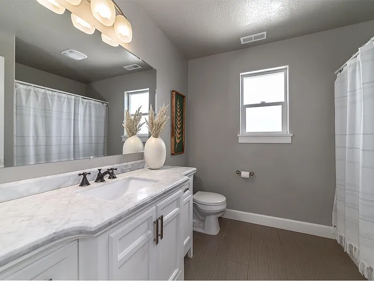 950 66th Pl — Photo 24