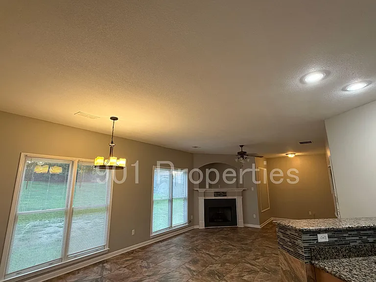 3777 Pavilion Cir — Photo 9