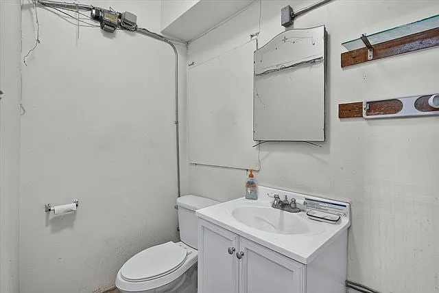 607 W Roosevelt Rd — Photo 43