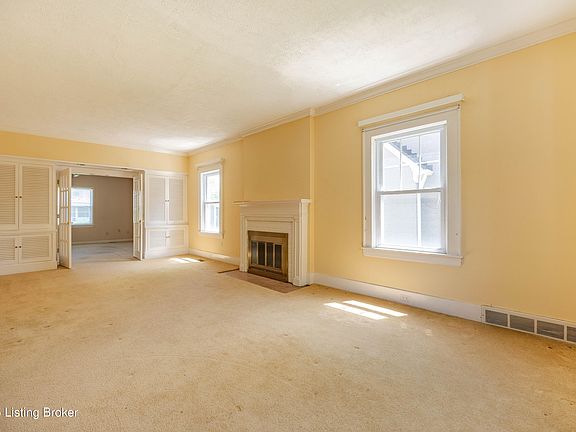 4th image of 2619 Byron Ave