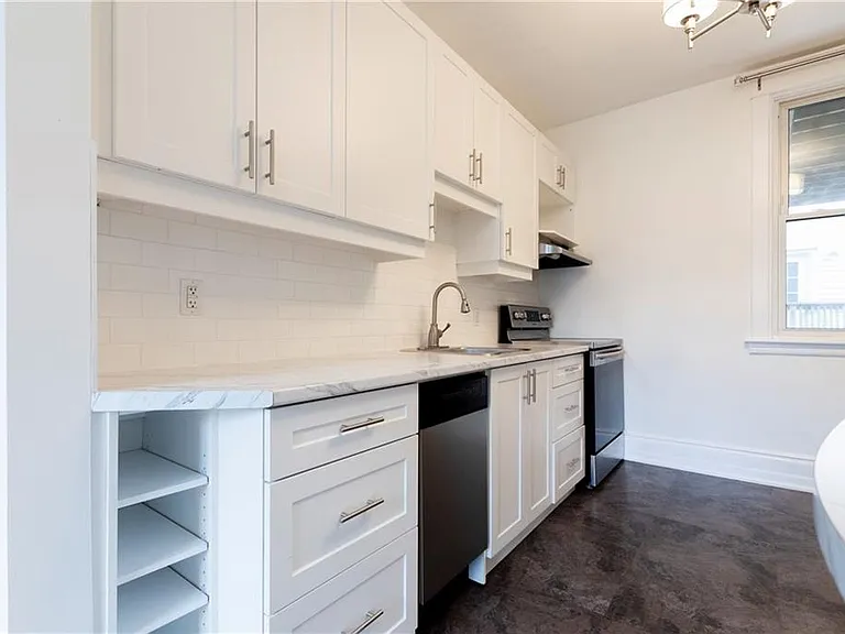 170 Florence St #1 — Photo 2