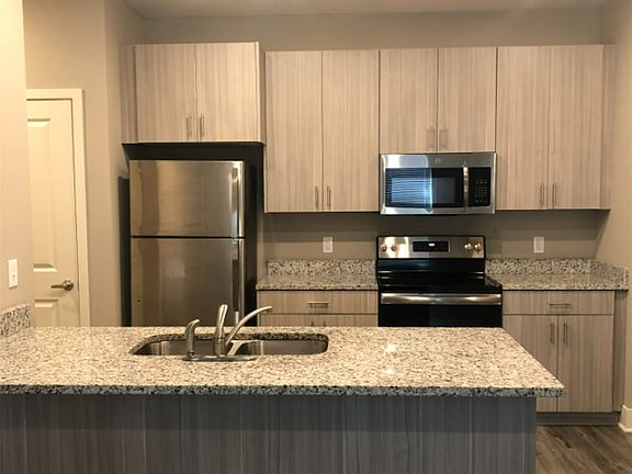 5th image of 5730 NE 80th Ter Unit 3C