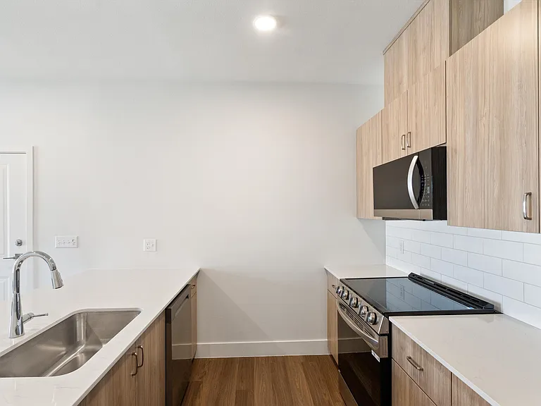 Alma Apartments — Photo 3