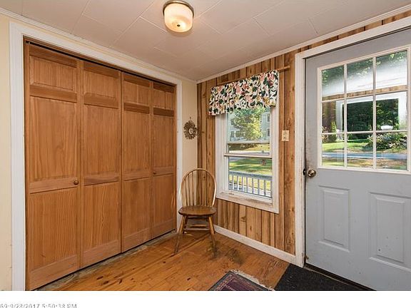 2nd image of 54 Brattle St