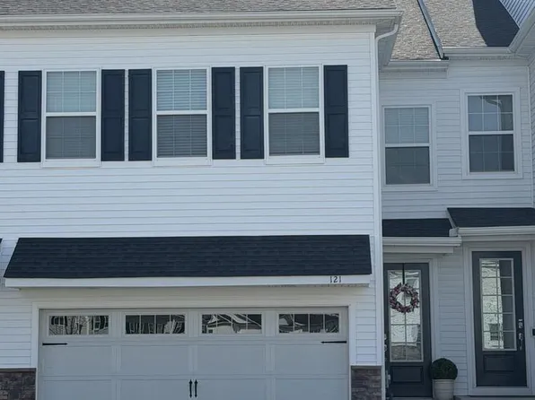 121 Knock Hill Dr, Royersford, PA 19468