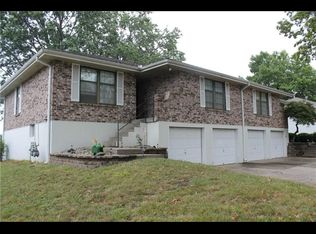1107 NW Mock Ave, Blue Springs, MO 64015