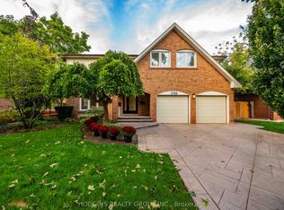 1726 Sherwood Forrest Cir, Mississauga, ON L5K 2H6