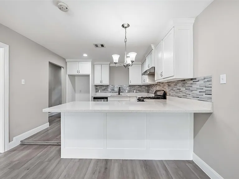 8129 Linda Vista Rd — Photo 8