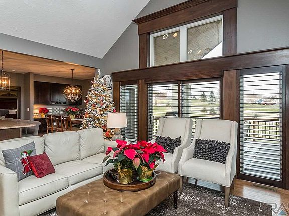 3rd image of 2804 W Leighton Cir
