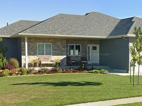 608 Bedford St, Clear Lake, IA 50428