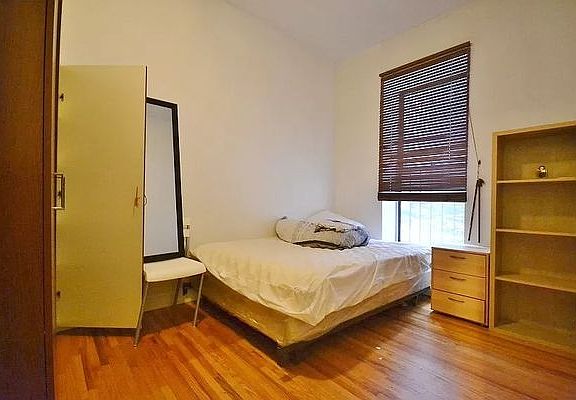3rd image of 157 W 106th St APT 4C