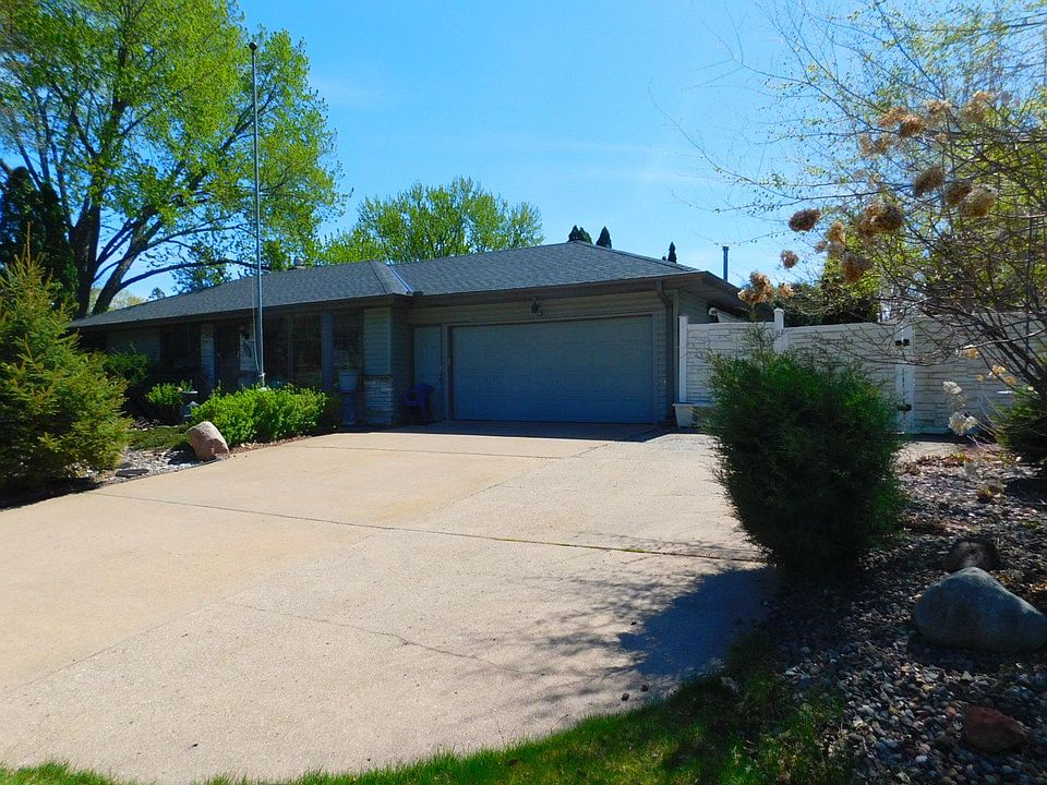 1st image of 200 Colleen Ave