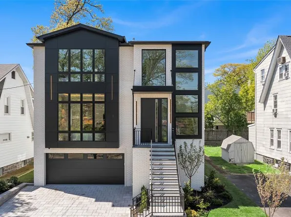 1077 Abbott Blvd, Fort Lee, NJ 07024