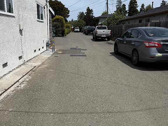 5th image of 18756 Meekland Ave