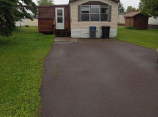 122 Homecroft Ct, Superior, WI 54880