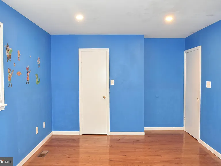 4557 King Edward Ct — Photo 31