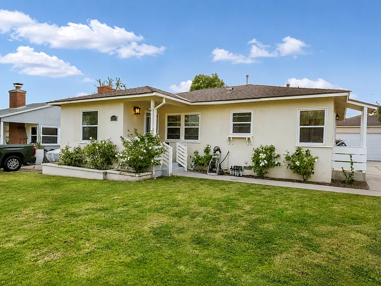8347 California Ave — Photo 3