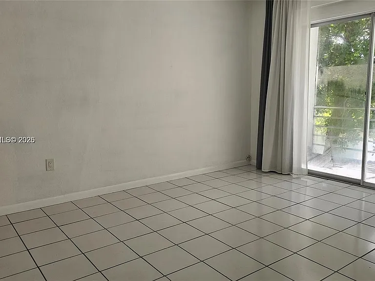 20200 NE 29th Ct #N213 — Photo 8