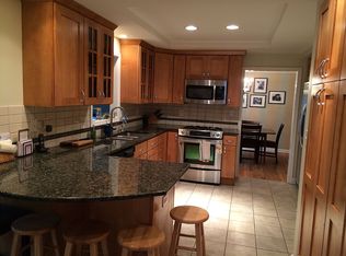 2590 Edgewood Rd, Beachwood, OH 44122