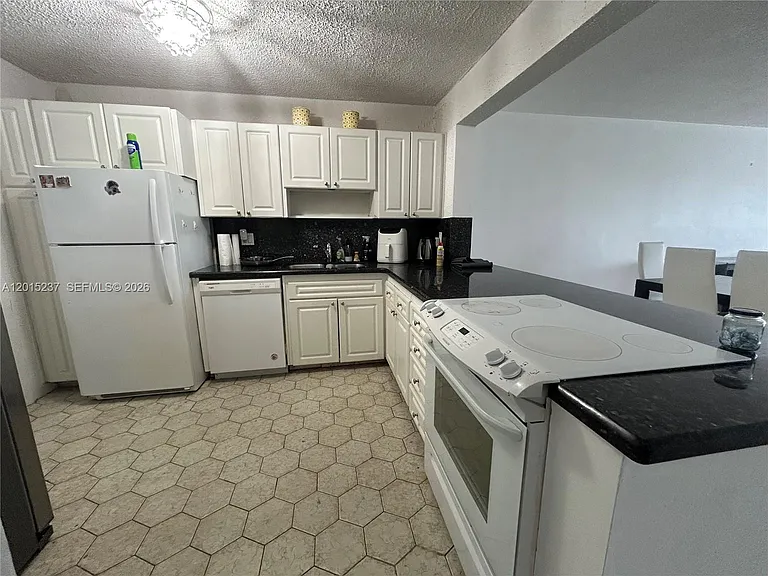 215 SE 3rd Ave #408C — Photo 4