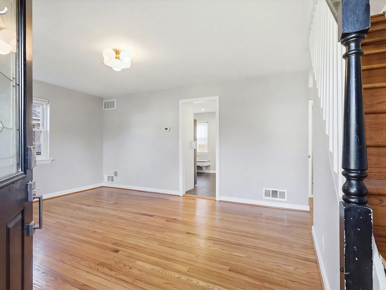 4 bed, 2.0 bath, 1501 sqft, $3,995 — Photo 3