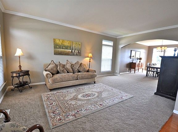 4th image of 500 York Dr