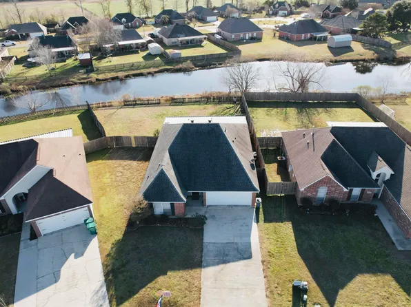 8868 Beauvoir Ave, Denham Springs, LA 70706
